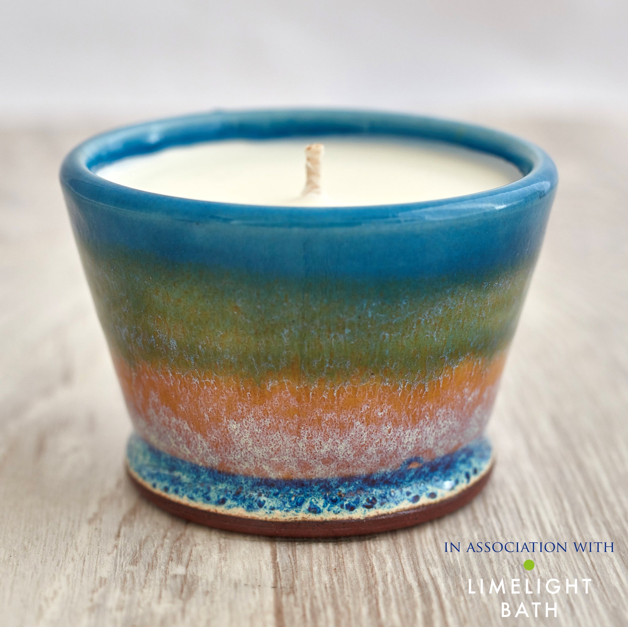 Cedar and Thyme Scented Candle - Summer Tide